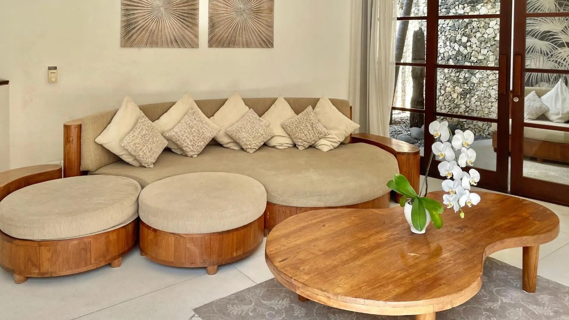 Villa Kubu Seminyak  Семиньяк